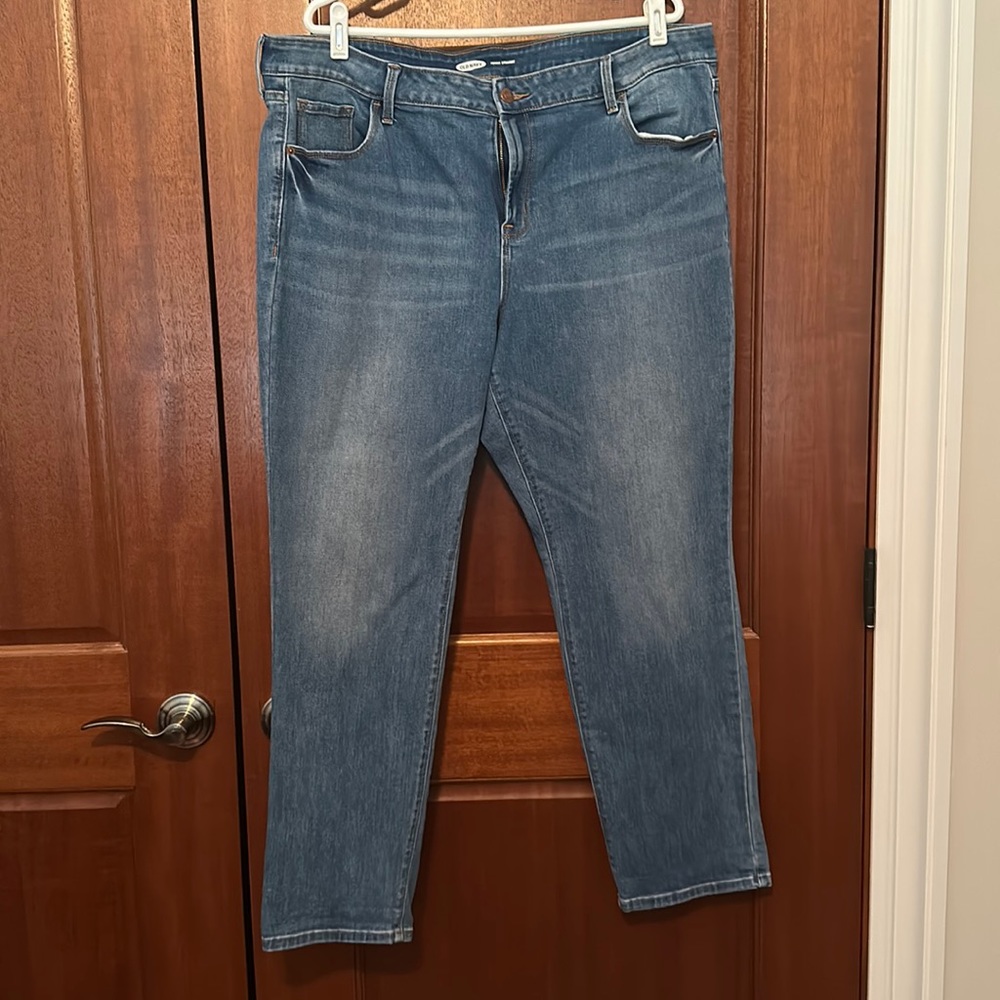 Old navy power straight jeans 18